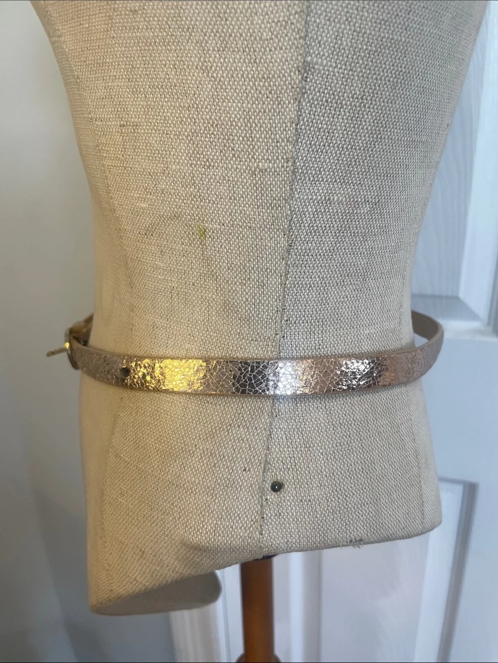 Vintage 80s thin rose gold buckle belt metallic evening disco women’s size M